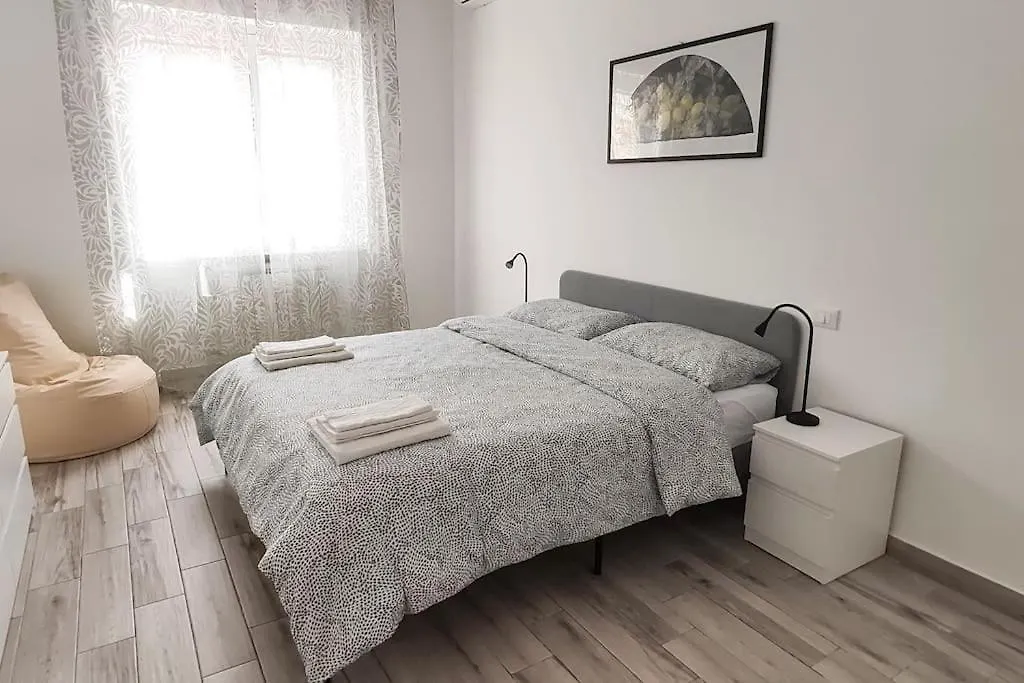 Onda Romantica Apartment Lido di Ostia 0*,